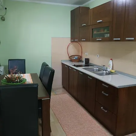 Clinic For Rehabilitation Vujan מלון