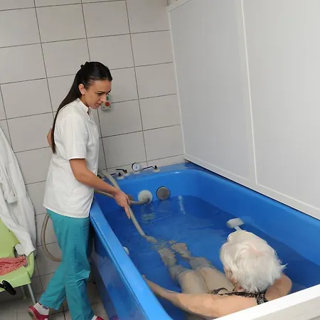 Clinic For Rehabilitation Vujan מלון Čačak